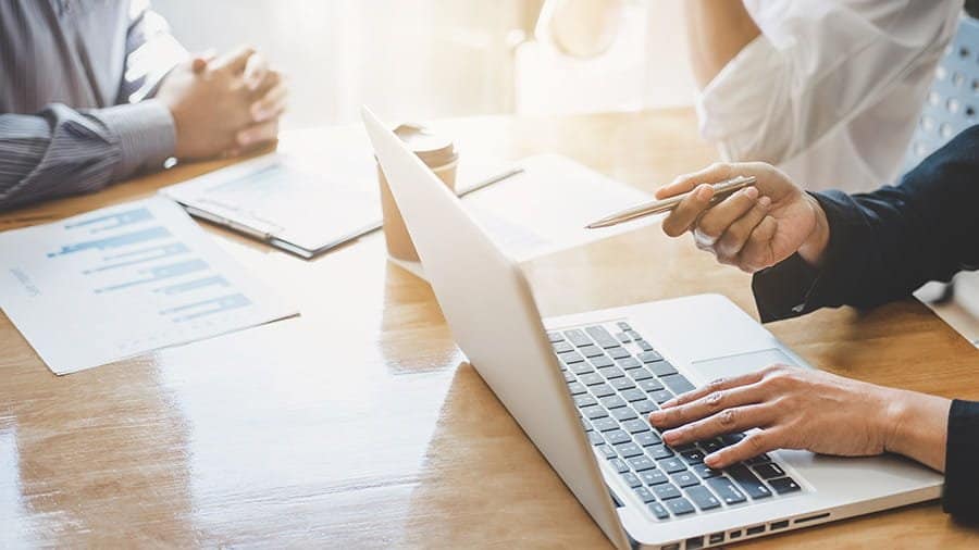 صورة لـ أفضل تطبيقات شريط القائمة لنظام التشغيل macOS التي يجب أن تستخدمها | China_Briefing_Setting_up_an_RO_in_China-gP8IRcgs-DzTechs