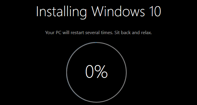 صورة لـ أفضل الأفكار العملية للمُزاح من خلال التعديل على كمبيوتر صديقك | fake_update_670x357-FJNNBOfs-DzTechs