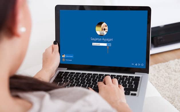 صورة لـ كيفية أخذ لقطة شاشة لشاشة تسجيل الدخول على Windows 10 | windows_password_unlocker_img-7kpwWbgs-DzTechs
