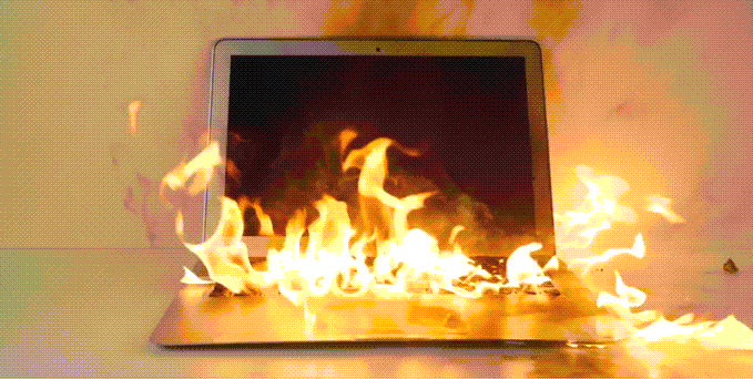 صورة لـ كيفية عزل الكمبيوتر ، الإجراءات الأمنية المُشددة لمن يعانون من جنون الخصوصية | computer-fire-DzTechs