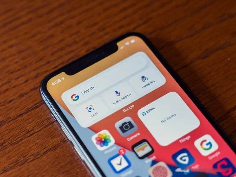 صورة لـ الحصول على أدوات Google لـ iOS 14 على Android | google_widget_ios_14_iphone_11_pro_hero-xMfvFhgs-DzTechs