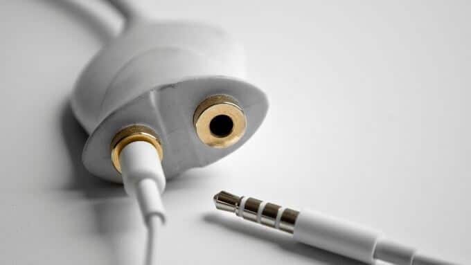 صورة لـ كيفية تشغيل الصوت على سماعات الرأس ومكبرات الصوت في نفس الوقت على Windows 10 | 16FeoLfNaTEKQYUAIILxTGg-DzTechs