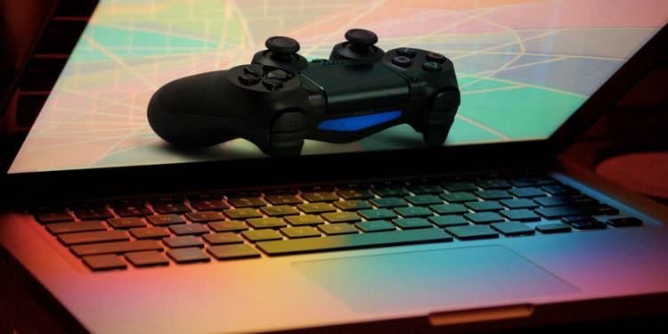 صورة لـ مقارنة بين جهاز التحكم DualShock 4 و Switch Pro: أيهما أفضل لألعاب الكمبيوتر؟ | 1_g2BQv-yiXmkqGUq-LsgUg-DzTechs