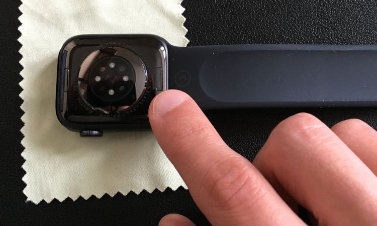 صورة لـ خطوات تنظيف سوار Apple Watch التي يجب إتباعها | 1GMeq_F2cJp6FxIcLuE3irA-DzTechs