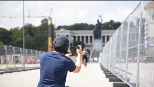 صورة لـ أهم ما يمكنك القيام به بكاميرا هاتفك من خدع لا تعرفها | 12B2528Custom2529-DzTechs-5