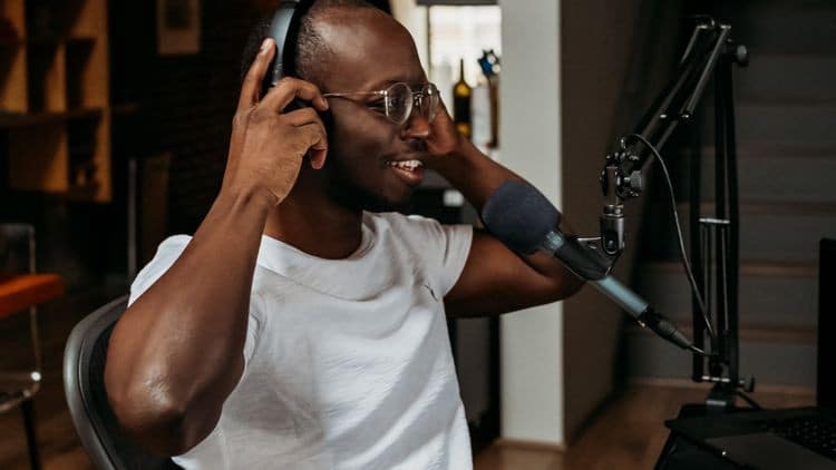 صورة لـ كيفية تحرير مقاطع الفيديو مثل المحترفين: أفضل النصائح | 1VsZO3J7qMiEl4VUtvztK6Q-DzTechs