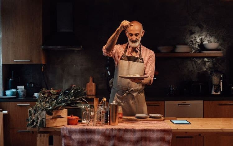 صورة لـ ما هي فوائد المنزل الذكي لكبار السن؟ | 1HGvz60EbNpPTU1iHbhcIPw-DzTechs