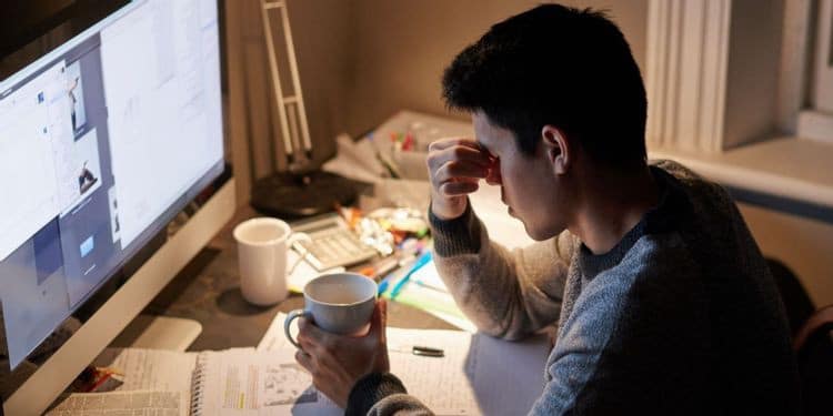 صورة لـ بعض علامات التحذير التي يبحث عنها مدير التوظيف عند تعيين المُرشحين | 1mLwe7OxC80bolxLe_2ElHQ-DzTechs