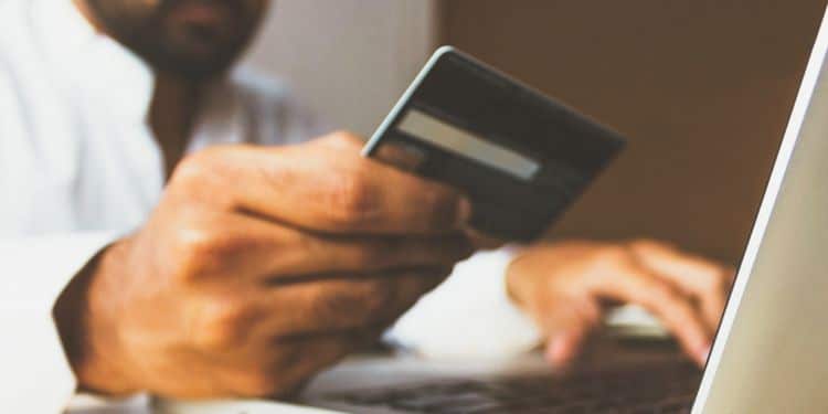 صورة لـ ما هو Domain Slamming؟ كيفية اكتشاف علامات التحذير | 1953ztLj_PJRLAA4miTSoHw-DzTechs