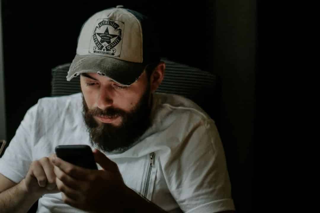 صورة لـ مقارنة بين تحرير الفيديو على الهواتف الذكية و أجهزة الكمبيوتر: أيهما أفضل؟ | 10r4t-FE_ji0fbyHcNaLBlQ-DzTechs