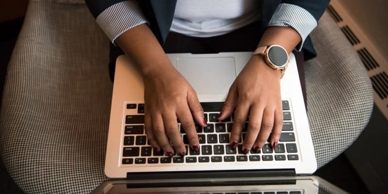 صورة لـ أهم النصائح للحصول على أفضل صفقة عند بيع هاتفك عبر الإنترنت | 10t_9Bfm95PDBBayTr_L_XQ-DzTechs