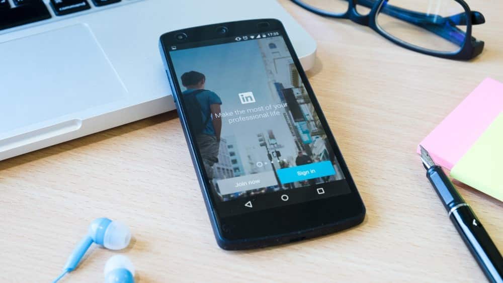 صورة لـ كيفية استخدام بحث LinkedIn بشكل أكثر فاعليَّة للعثور عن الوظائف | 1vR4kqBTcPbfAE1ibmy84Ng-DzTechs