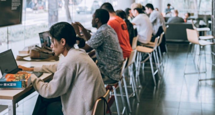 صورة لـ هل يجب عليك استخدام VPN مجانية للوصول إلى شبكة Wi-Fi العامة؟ | 164uuDNUl5cWqI5E3bEcQsA-DzTechs