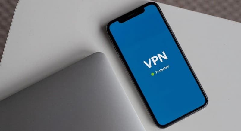 صورة لـ ما هي سجلات VPN وهل تُشكل خطرًا أمنيًا عليك؟ | 1ozddSPoeoh4CAch3nHJ78w-DzTechs