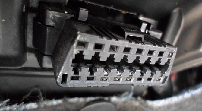 صورة لـ ما هو منفذ OBD-II (تشخيص الأعطال الذاتي) ولماذا يُستخدم؟ | 1jy0EGQAyz5AqO4XR0UgFaA-DzTechs