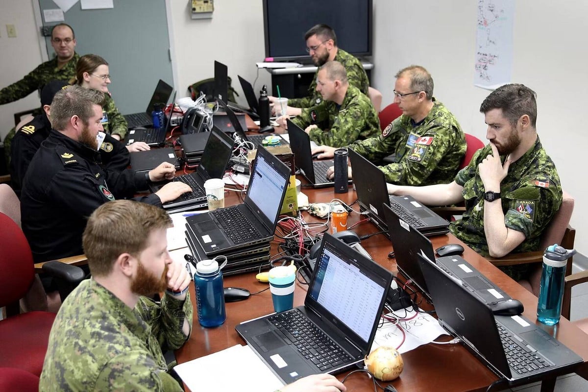 صورة لـ من هو الجندي السيبراني وكيف يُمكنك أن تُصبح واحدًا؟ | 1_mkdSXwx_PkSoOdNRpFGwg-DzTechs