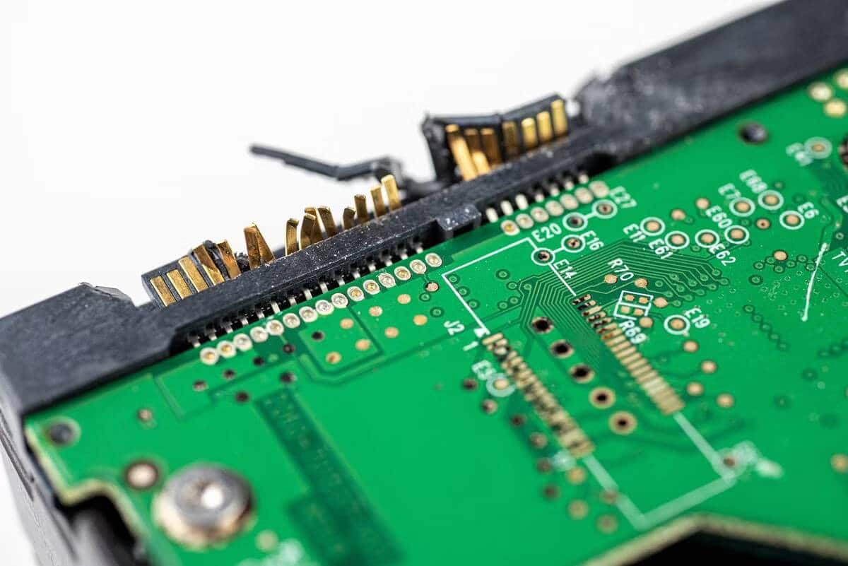 صورة لـ أهم أسباب تعطل الكمبيوتر التي يُمكن أن تواجهها | 1OWSPd_MnJ6K44YoAmn5C-Q-DzTechs