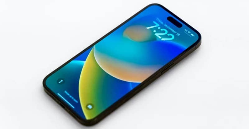 صورة لـ مقارنة بين iPhone 14 و iPhone 14 Pro: أيهما يقدم قيمة أكبر لأموالك؟ | 1_1hM98GLoV7zRpYH0oipUwow-DzTechs