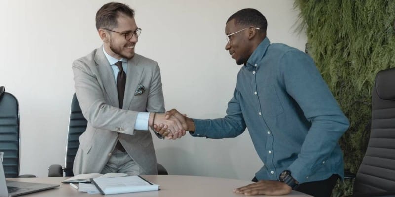 صورة لـ مقارنة بين العمل عن بُعد والعمل المُستقل عبر الإنترنت: ما الفرق؟ | 1dU2vRXK-GJk17tRz9daSDw-DzTechs