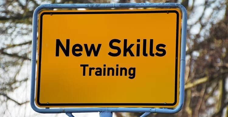 صورة لـ بعض الطرق التي تُساعدك على بدء وظيفة في صناعة جديدة | 1Dgb3TqB-XBARsvv6xhMODw-DzTechs