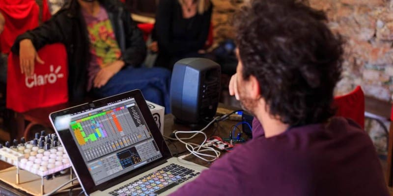 صورة لـ كيف تبدأ وظيفة في التصوير بتقنية إيقاف الحركة | 1QRqHBUi7qPT3dXassskXOQ-DzTechs