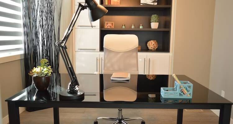 صورة لـ طرق إنشاء الإعداد المثالي لمقابلة عمل عبر الإنترنت | 1PCMdLxoKtO8sAXU4qzn-ew-DzTechs