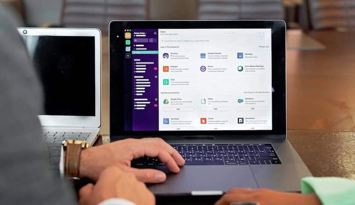 صورة لـ ما هي المبالغة في الحضور الرقمي وكيف يُمكنك التغلب عليه؟ | 1fLg0KsvlyG-myjM23rkySQ-DzTechs