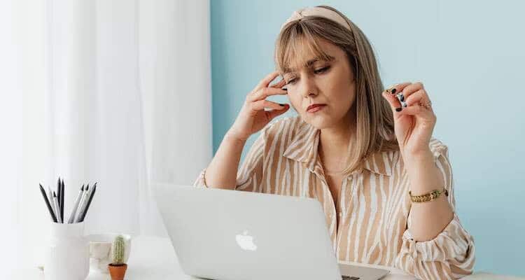 صورة لـ طرق إنشاء الإعداد المثالي لمقابلة عمل عبر الإنترنت | 1n0xrdDT_QVW8RfAoM2FcOg-DzTechs