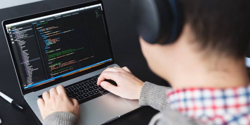 صورة لـ كيف تُصبح مُهندس برمجيات في خطوات سهلة | 1s7AxolOBaviv91FkHjVLsQ-DzTechs