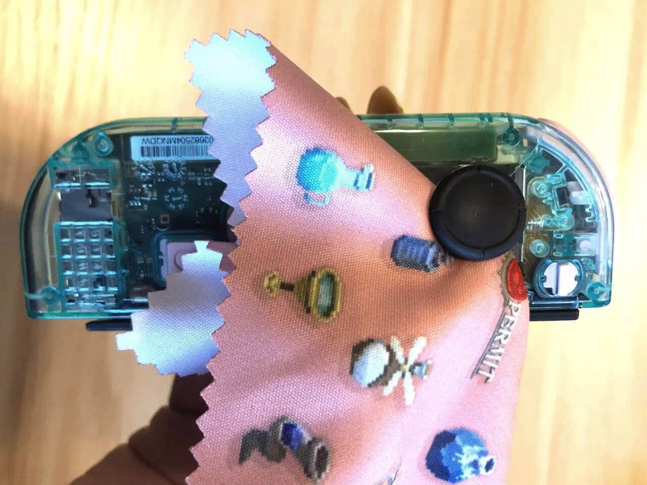 صورة لـ كيفية تنظيف Nintendo Switch وأجهزة التحكم (جوي-كون) بأمان | 1DayQNaU8j_F98HMNLfSLTg-DzTechs