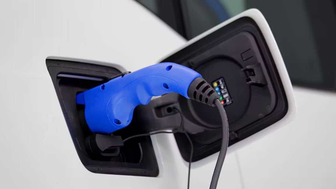 صورة لـ لماذا تُعتبر سيارة BMW i3 واحدة من أفضل السيارات الكهربائية المُستعملة | 157UNrAams6X_AgzpqtBoiw-DzTechs