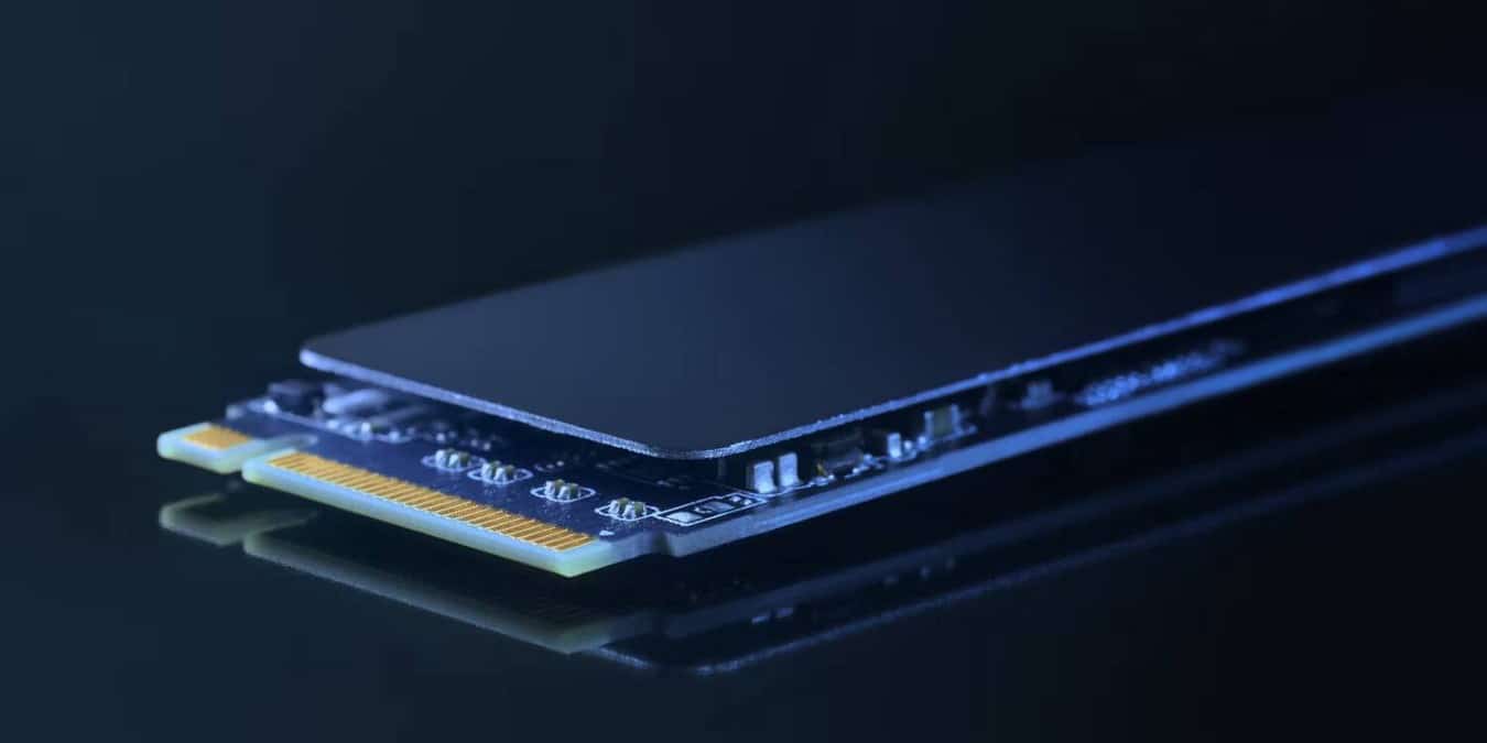 صورة لـ ما هي بطاقة eMMC وكيف يُمكن مقارنتها بوسائط التخزين الأخرى؟ | 1DXbT48yP1N9wWjqB503DeQ-DzTechs