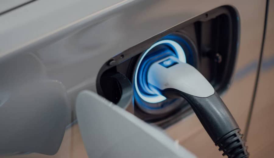 صورة لـ بعض الطرق التي تُعتبر بها السيارات الكهربائية ضارة بالبيئة | 1Q0bVImsZAivC6PuXDzkqYQ-DzTechs