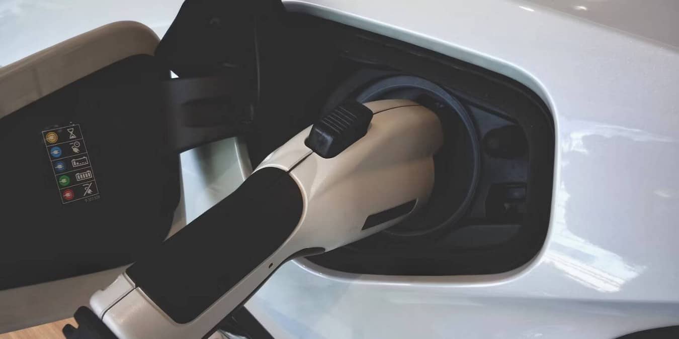 صورة لـ هل يجب عليك شراء سيارة كهربائية؟ العوامل التي يجب وضعها في الإعتبار | 1adlusvXDfDPG-zCyYhXMSA-DzTechs