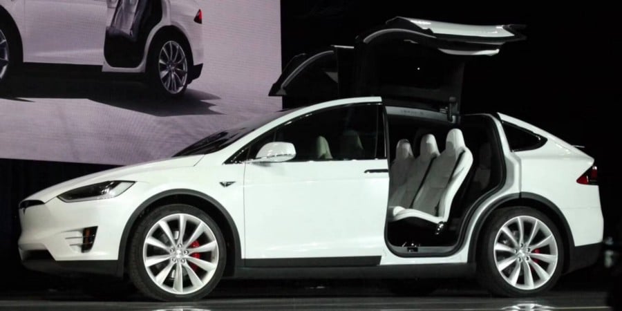 صورة لـ ميزات تقنية مُذهلة لمقصورة سيارات Tesla الداخلية يجب أن تعرفها | 1ex_rfr82FBnBEKecONMH4A-DzTechs