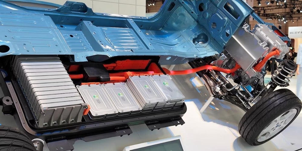 صورة لـ لماذا لا يزال لدى السيارات الكهربائية الكاملة بطارية بقوة 12 فولت؟ | 1fE16jGiHiwcmbyM2Mmpejg-DzTechs