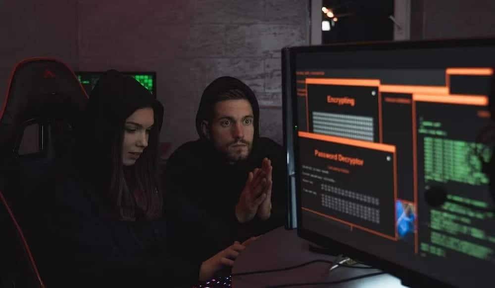 صورة لـ كيف يُهاجم المُتسلل خوادم FTP وماذا يُمكنك أن تفعل لمنعه؟ | 15d5QL7XOgW9CbxheFd-bQw-DzTechs