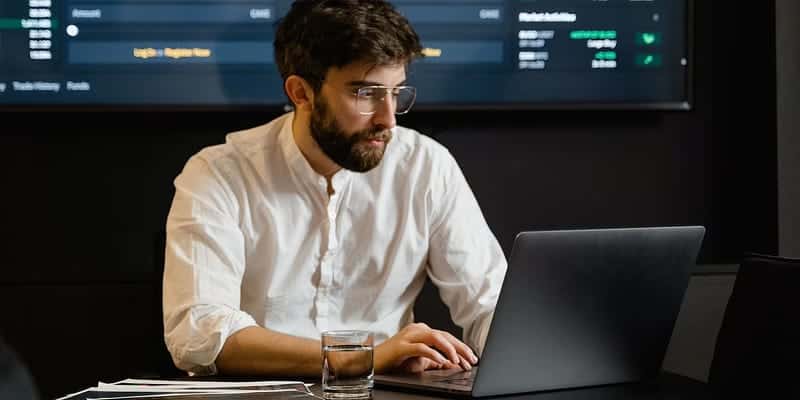 صورة لـ الطرق التي سيُغيِّر بها الذكاء الاصطناعي التوليدي سوق العمل | 11LHC9Jlqs7GAQdo19Ok2vg-DzTechs