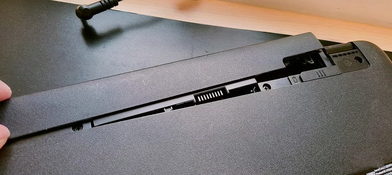 صورة لـ كيفية تركيب مُحرك SSD في كمبيوتر محمول لتحسين الأداء | 12suGQI0dbN_tGERXBrb5zQ-DzTechs