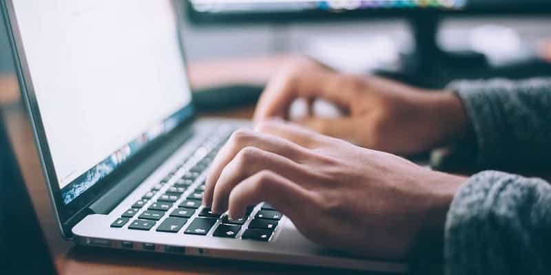 صورة لـ المهارات الأساسية التي يجب أن يمتلكها مُهندس الأوامر النصية | 18wvDC_3oui5xwqz-I97vIA-DzTechs