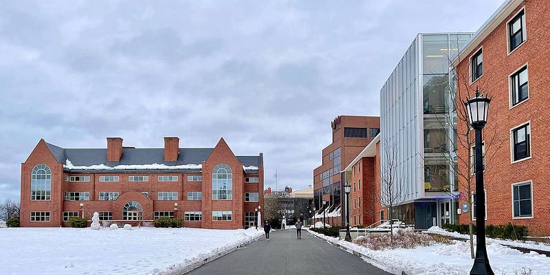 صورة لـ أفضل برامج علوم الكمبيوتر لخريجي درجة البكالوريوس | 1ZouiNqK2X5fzPzpxaBtIfg-DzTechs