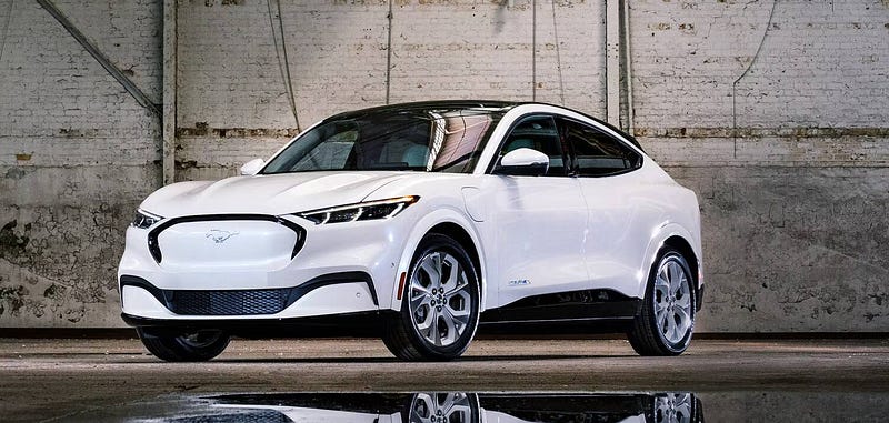 صورة لـ الطرق التي تجعل Mustang Mach-E أفضل من Tesla Model Y | 1_Xrj_CZPBMImqm4SL9PhZQ-DzTechs