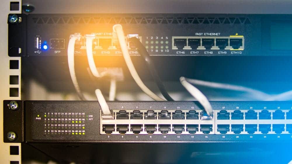 صورة لـ ما هي المنافذ المفتوحة افتراضيًا؟ هل يجب عليك تغييرها؟ | 1EuzbsYHawl7-kPqa91J8hw-DzTechs