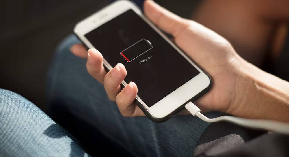 صورة لـ طرق للبقاء آمنًا عند تنزيل تطبيقات الهواتف الذكية | 1ZsU-8UW4pj1D8AyvKFbpcQ-DzTechs