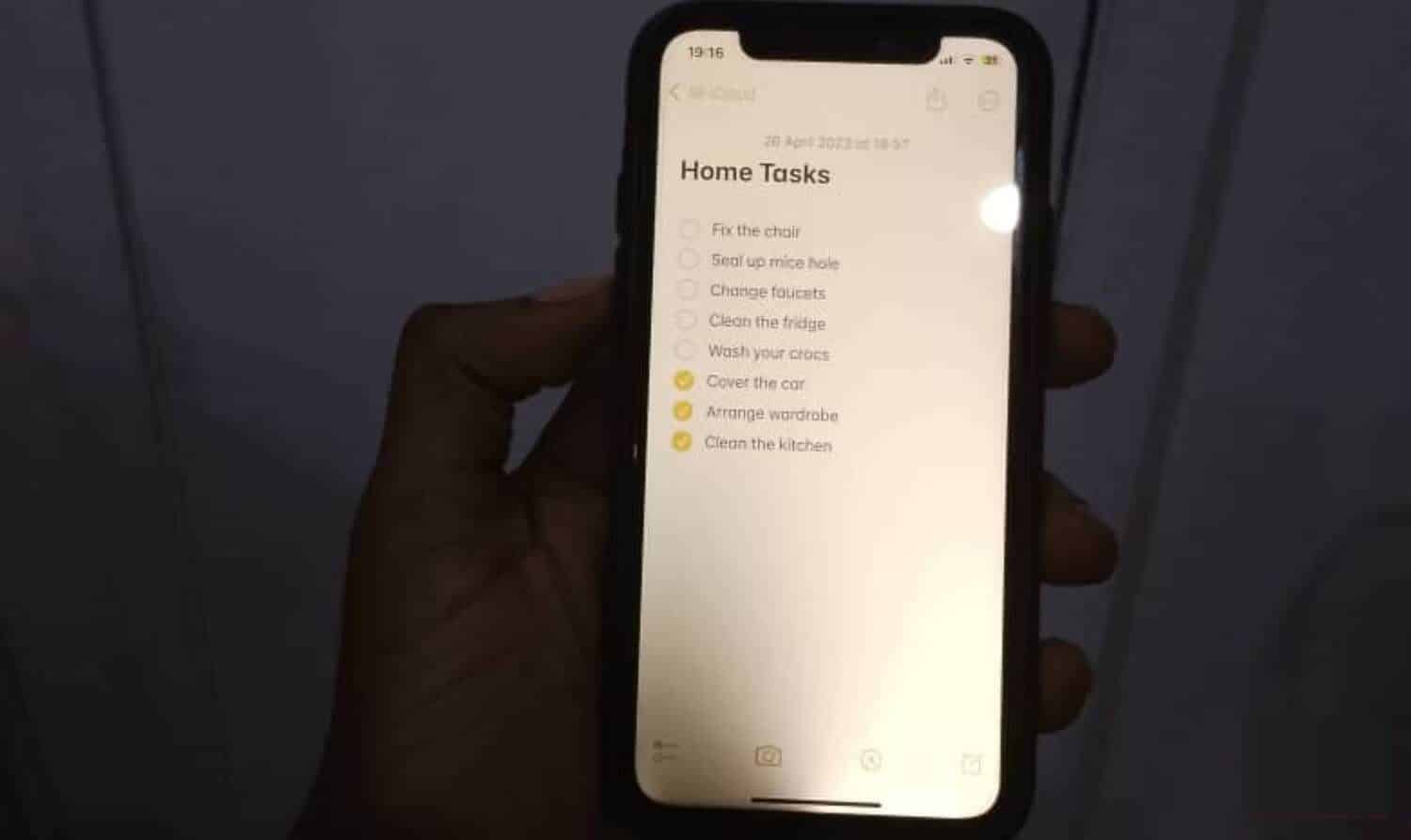 صورة لـ الأعراض التي تُشير إلى تلف الـ iPhone بسبب المياه | 1_sWSuQCAJwfPVIUMclUWifQ