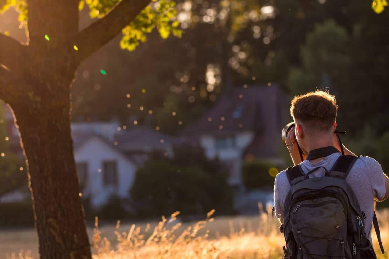 صورة لـ هل تُخطط للترقية إلى كاميرا عديمة المرآة؟ لماذا يجب عليك شراء عدسة DSLR بدلاً منها | 1a-_C_SHfRSK65LGXGBVXsw-DzTechs