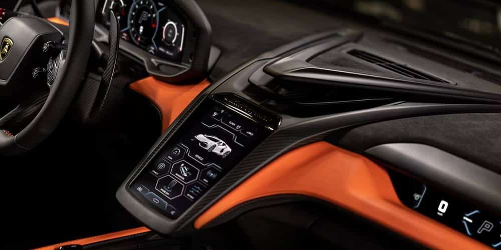 صورة لـ كيف تحتضن Lamborghini Revuelto المُستقبل مع احترام تُراثها | 1f7hKO949iCBL1tYegLZYAA-DzTechs