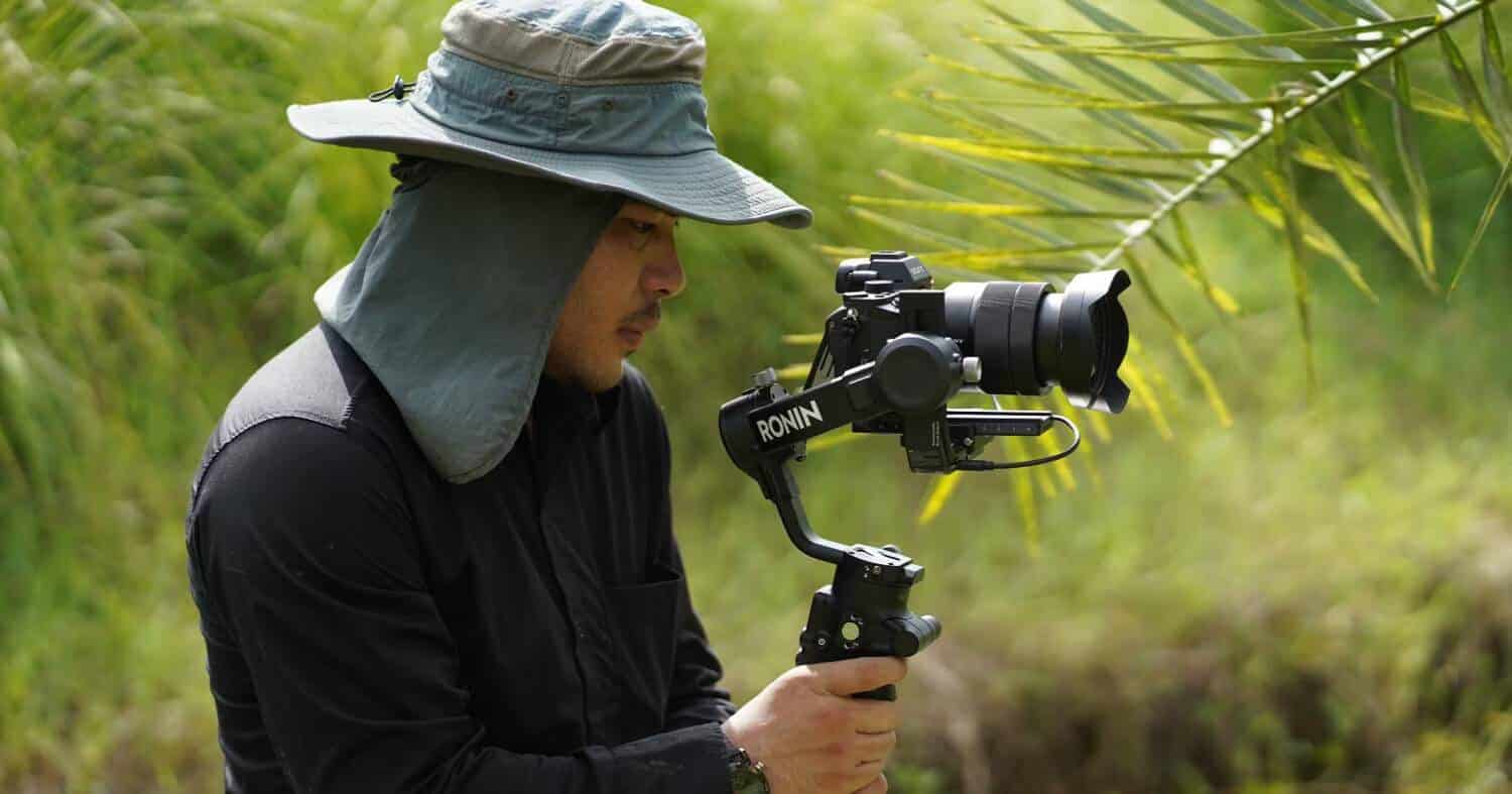 صورة لـ هل تُخطط للترقية إلى كاميرا عديمة المرآة؟ لماذا يجب عليك شراء عدسة DSLR بدلاً منها | 1fss0sBhfa6-JKesz25cTyg-DzTechs