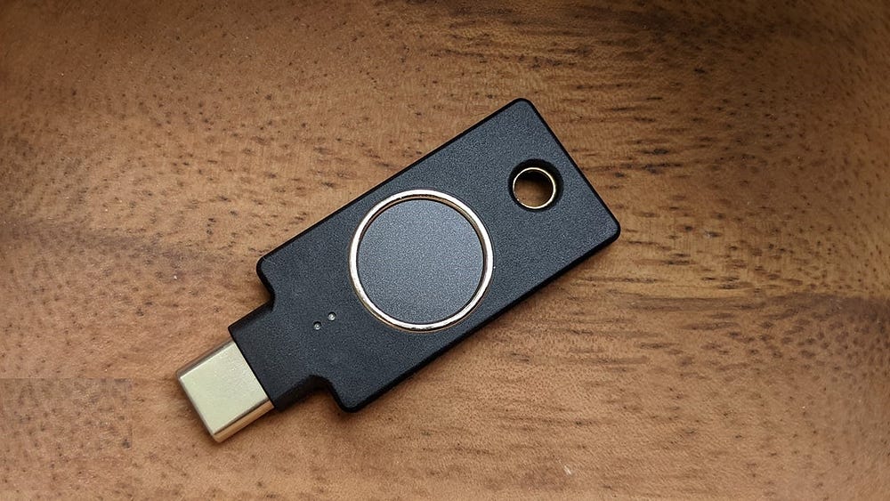 صورة لـ كيفية تأمين أنظمة Linux بشكل فعَّال باستخدام YubiKey | 13AnV5STWqgDKY0wAbSXFwQ-DzTechs