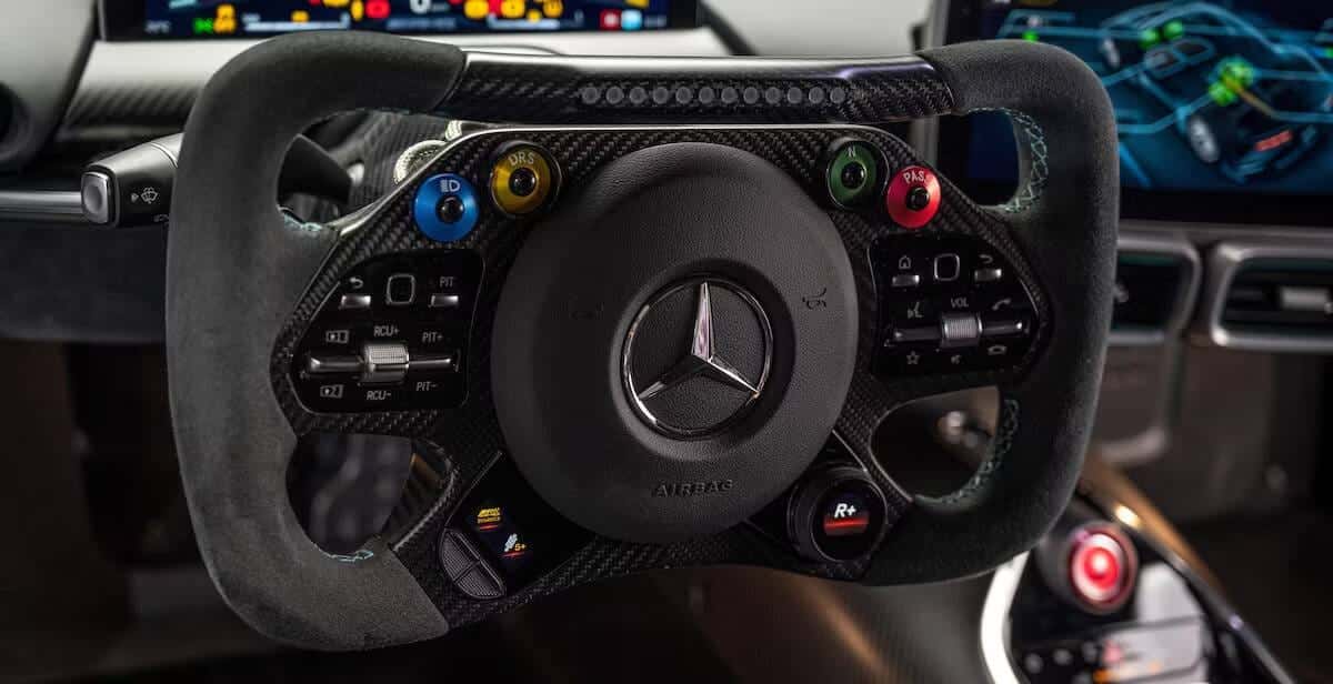 صورة لـ سيارة Mercedes-AMG One الهجينة مليئة بالتكنولوجيا المُستوحاة من الفورمولا 1 | 1GMgqlARP50s4cjMZzB2xsw-DzTechs